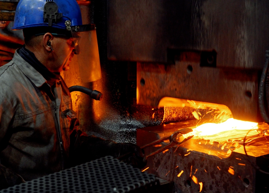 Forge à chaud de pièces industrielles chez Forgex